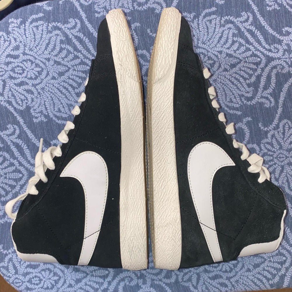 Nike Youth Black & White High Top Blazers